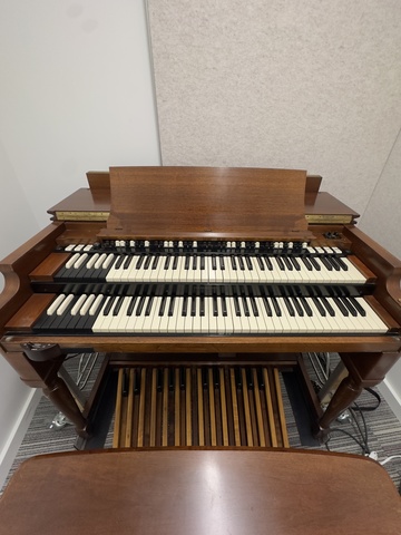 Hammond B-3 Organ in Voxman